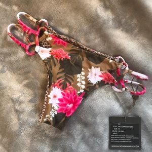 Acacia Molokini bottom lei day  BNWT